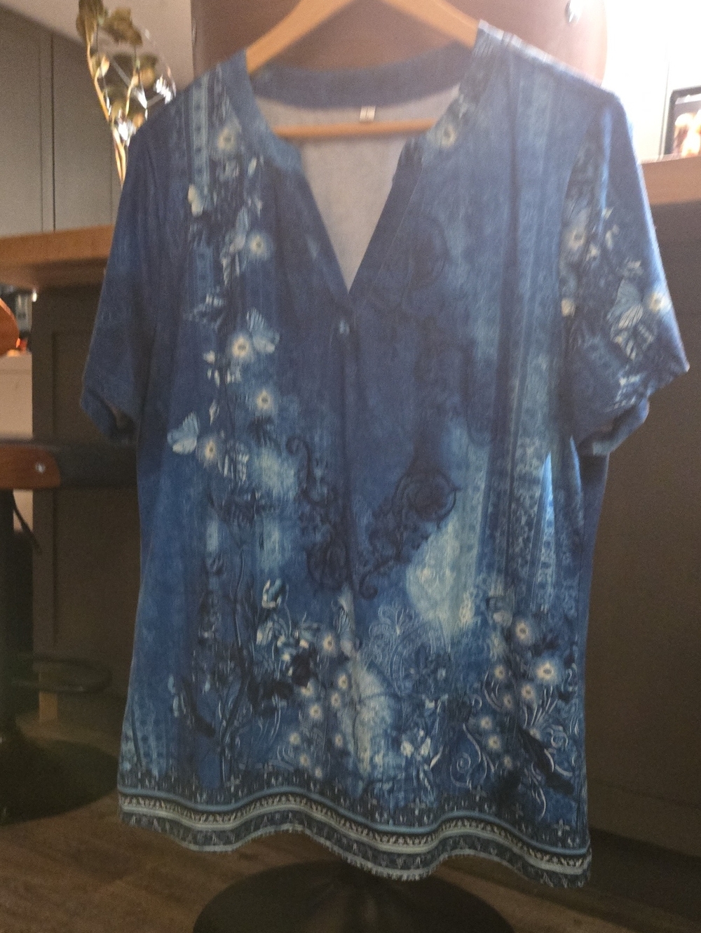 Blue Floral V-Neck Short Sleeve Tunic Top
